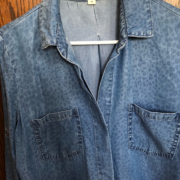 Cloth and Stone leopard denim chambray shirt - Picture 3 of 6